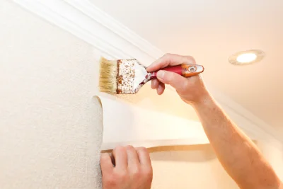 Pose de papier peint à Bretenières — revêtements muraux et toiles de verre